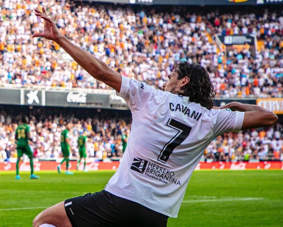  Cavani empata para el Valencia CF