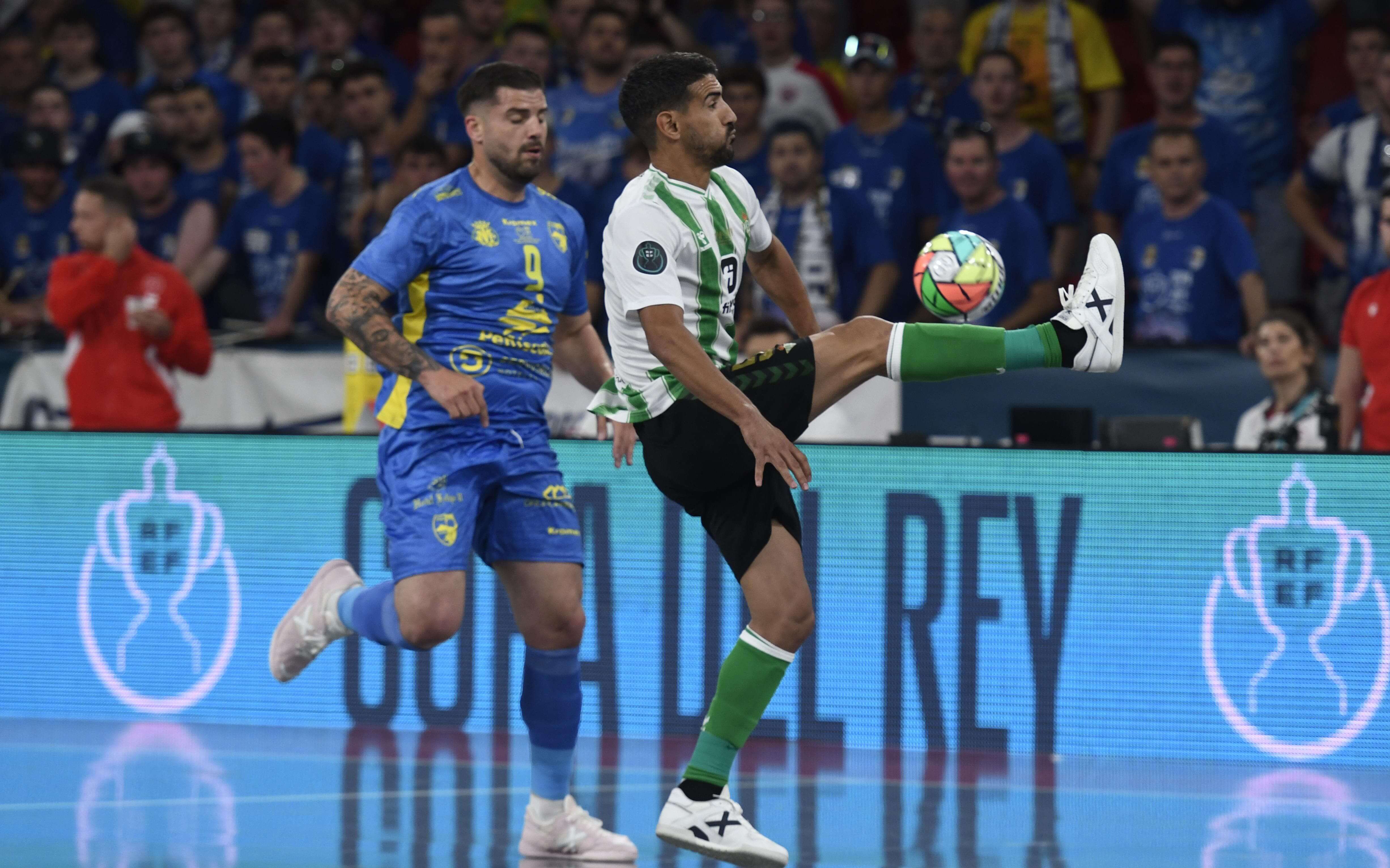  Imagen del partido entre el Betis Futsal y el Peñíscola (foto: Kiko Hurtado).