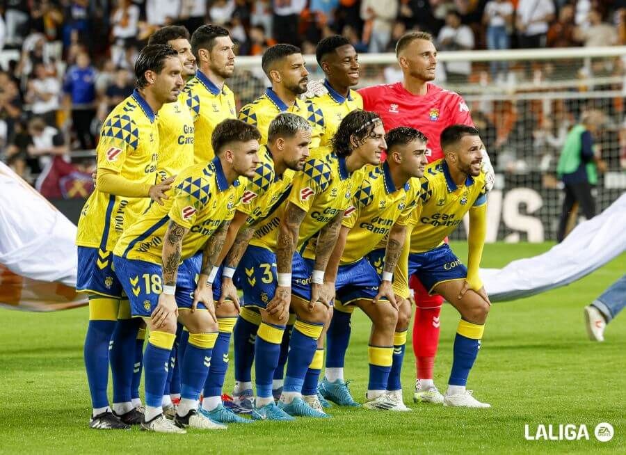  Cillessen mantiene al equipo en el partido