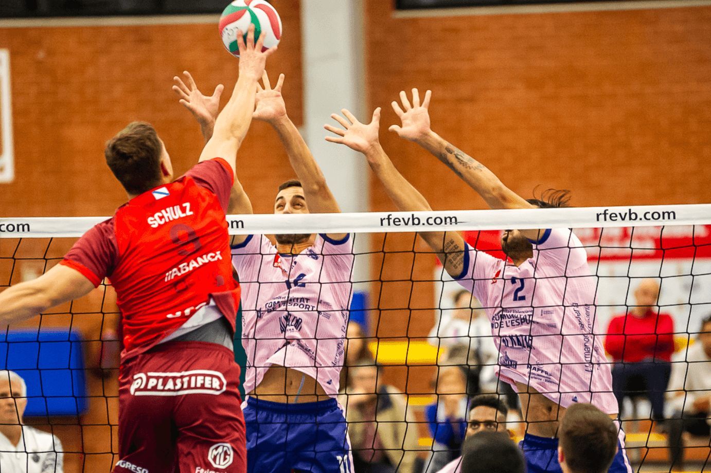  Conqueridor busca certificar los ‘playoffs’ a costa de un Emevé en plena batalla por el descen