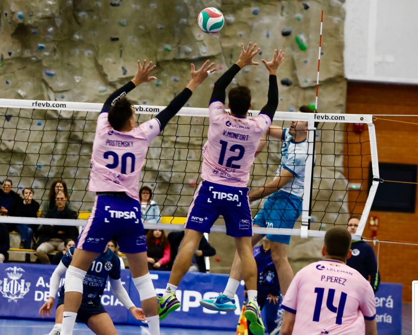  Conqueridor vence con solvencia a Villena Petrer en el derbi y suma su tercera victoria consecutiva