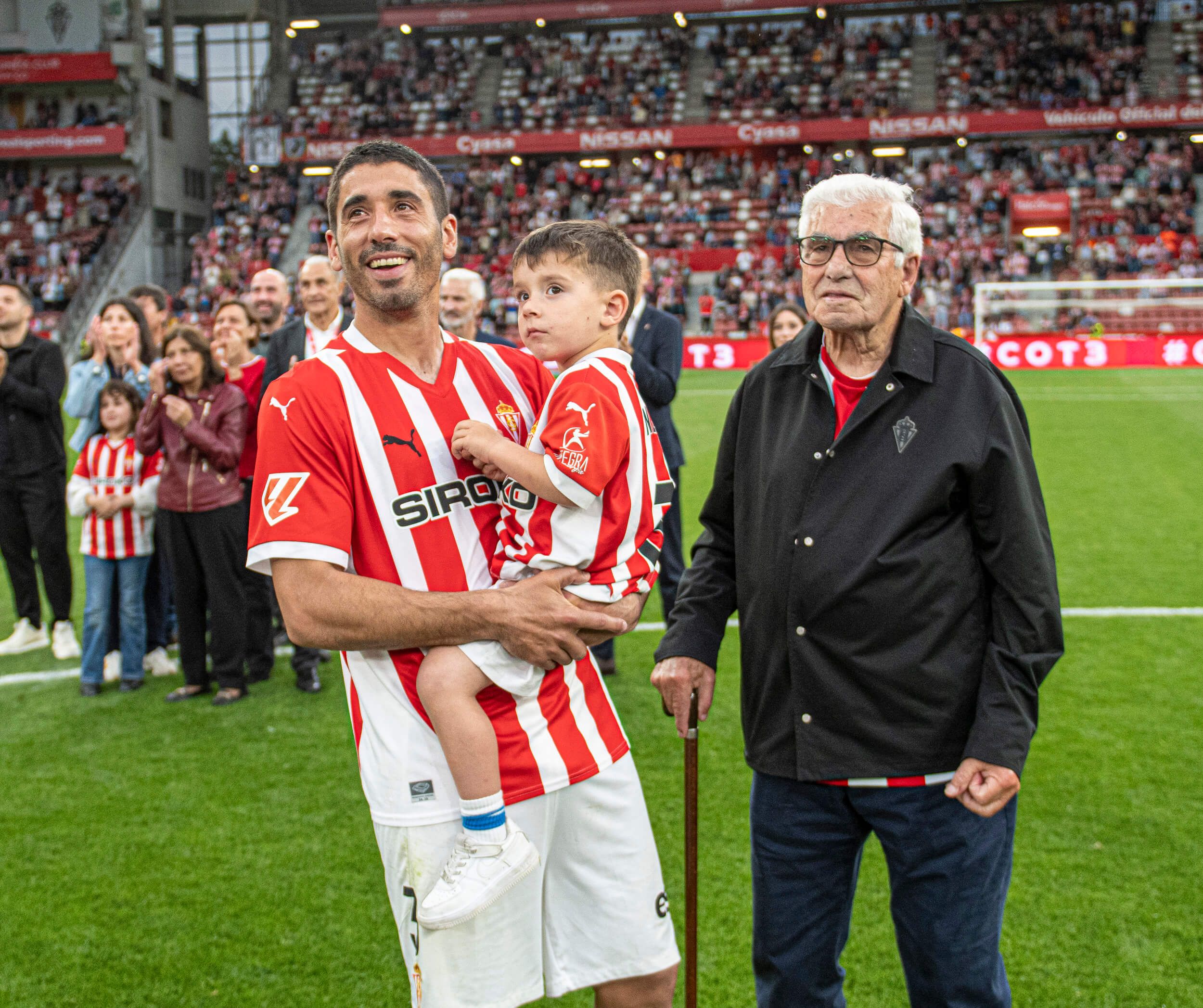 Cote, en su despedida del Sporting.