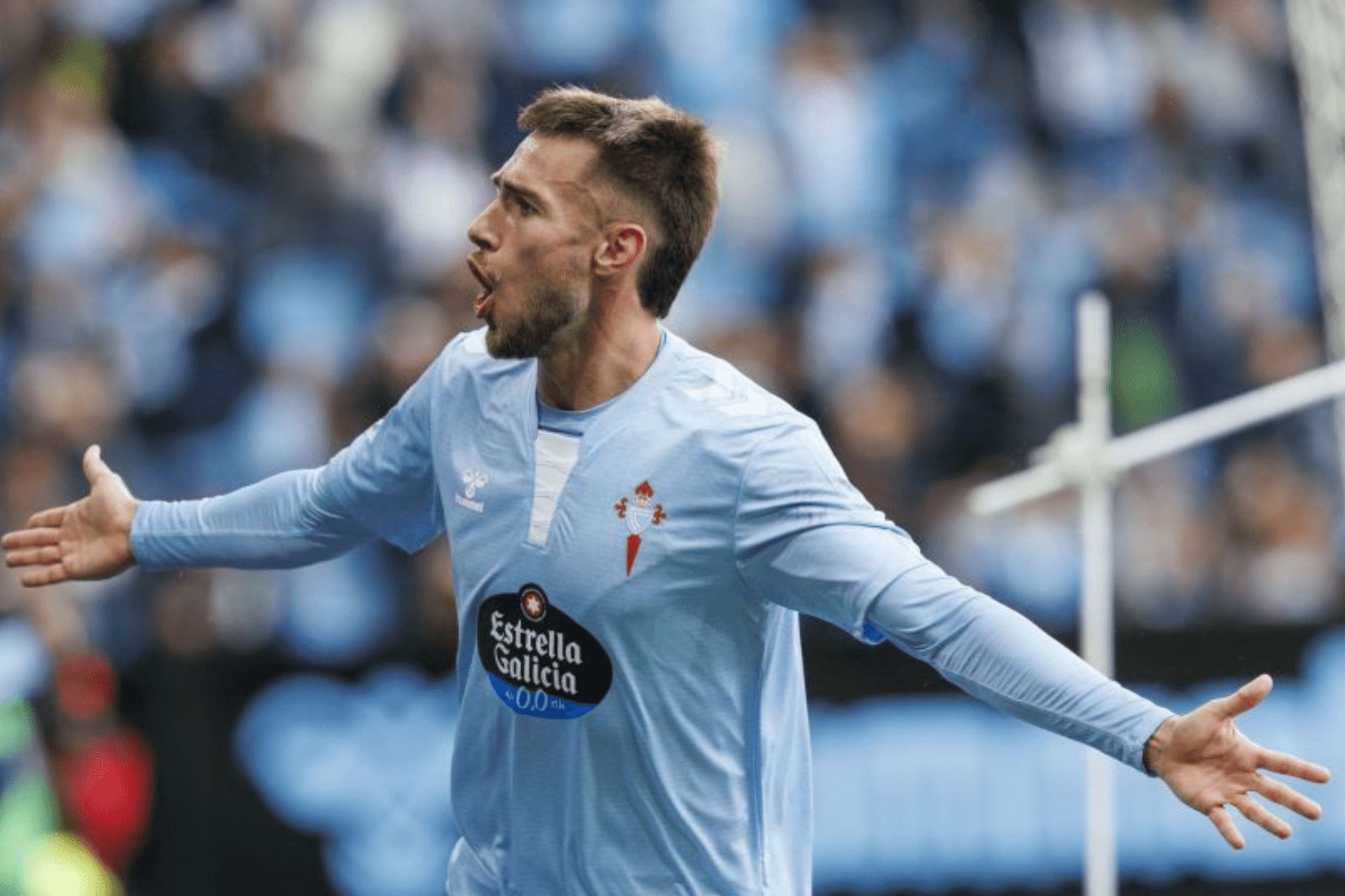  Óscar Mingueza celebra su gol al Sevilla.