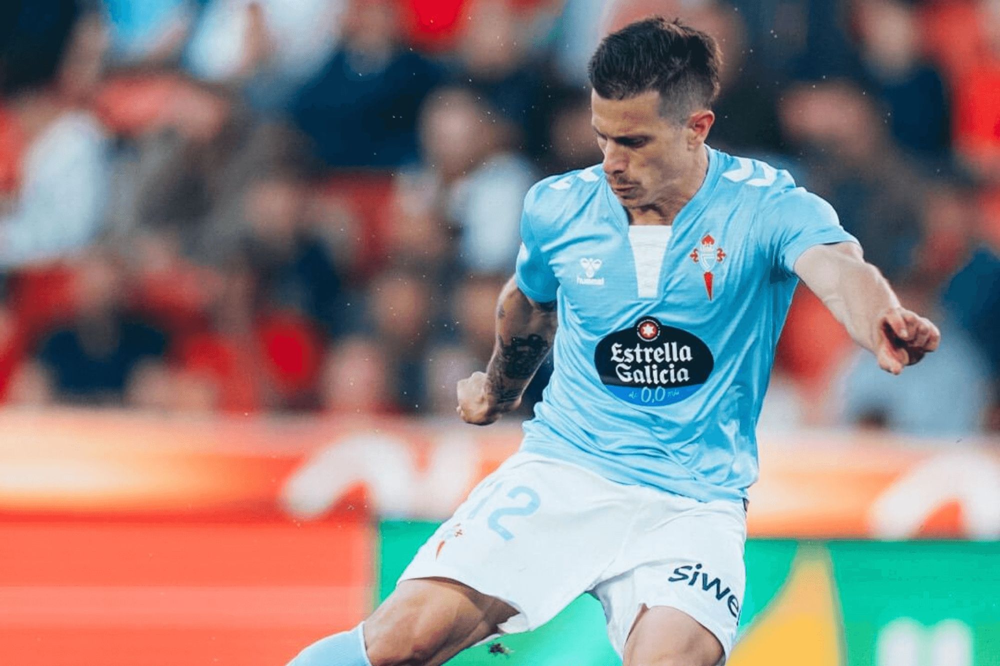  Alfon González, en un partido con el Celta.