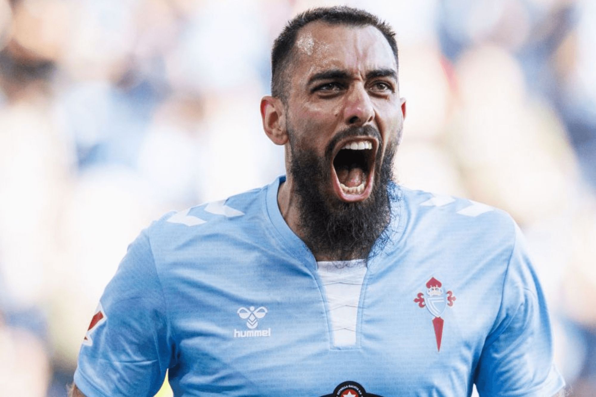 Borja Iglesias celebra un gol.