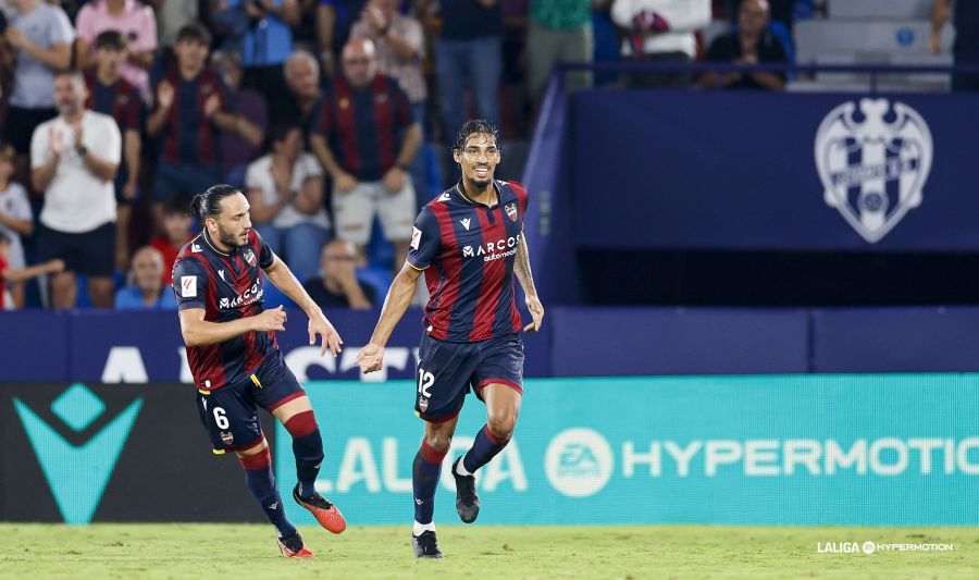 Fabrício celebra su gol ante el Villarreal B.