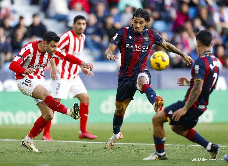 Fabrício, jugador Hyundai del Levante - Sporting.