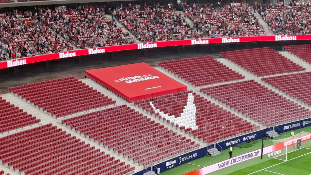 La grada de animación del Atlético de Madrid, clausurada.