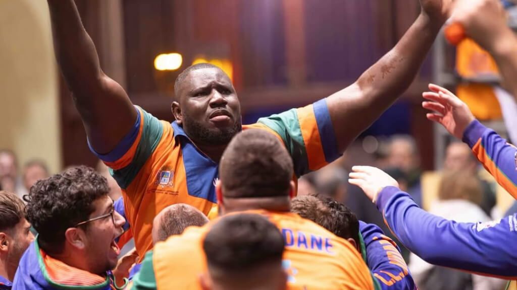 Mamadou Cámara celebra el ser campeón de liga de La Palma (foto: instagram Mamadou Camara).