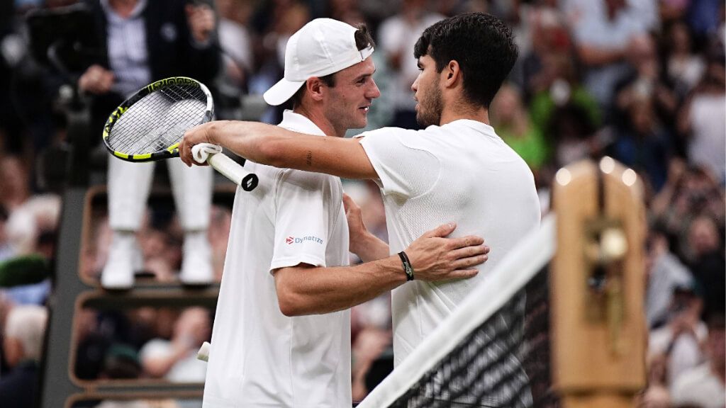  Carlos Alcaraz y Tommy Ruud en el Wimbledon de 2024 (foto: Cordon Press).