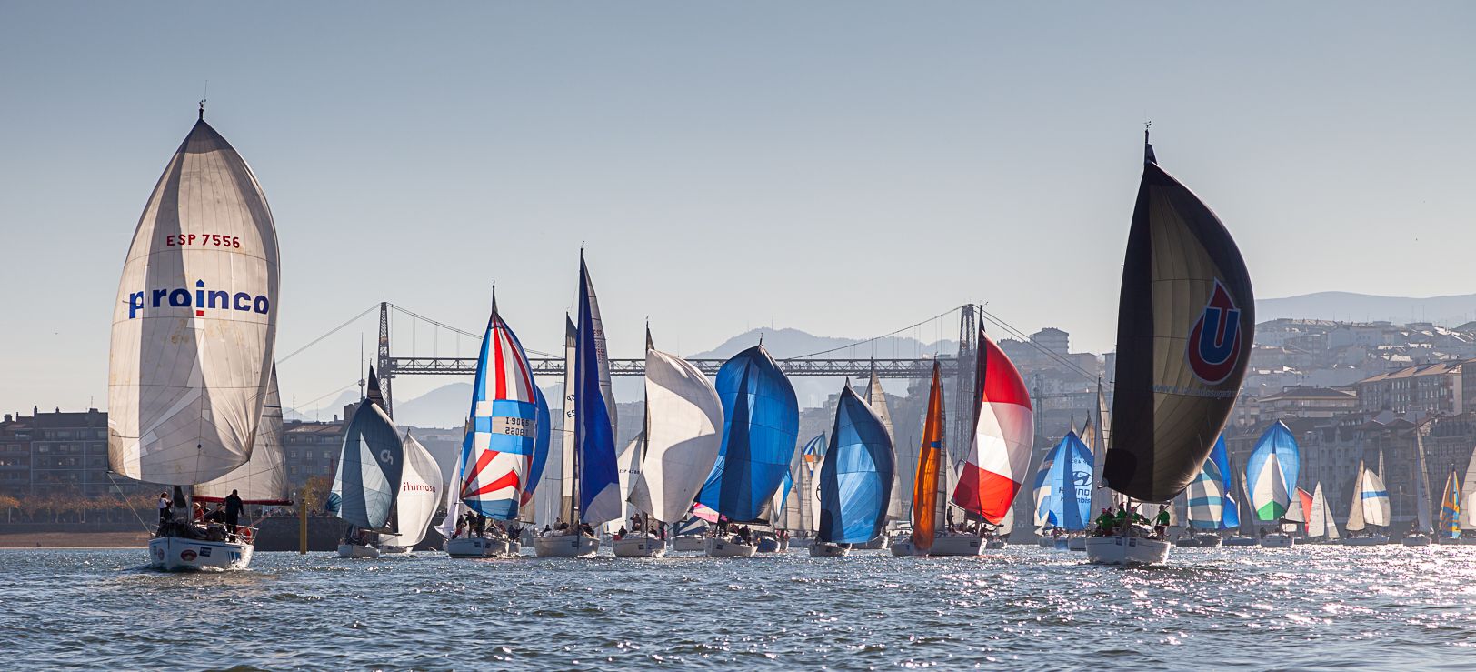  Colores a gogó en la Regata de vela del Gallo.