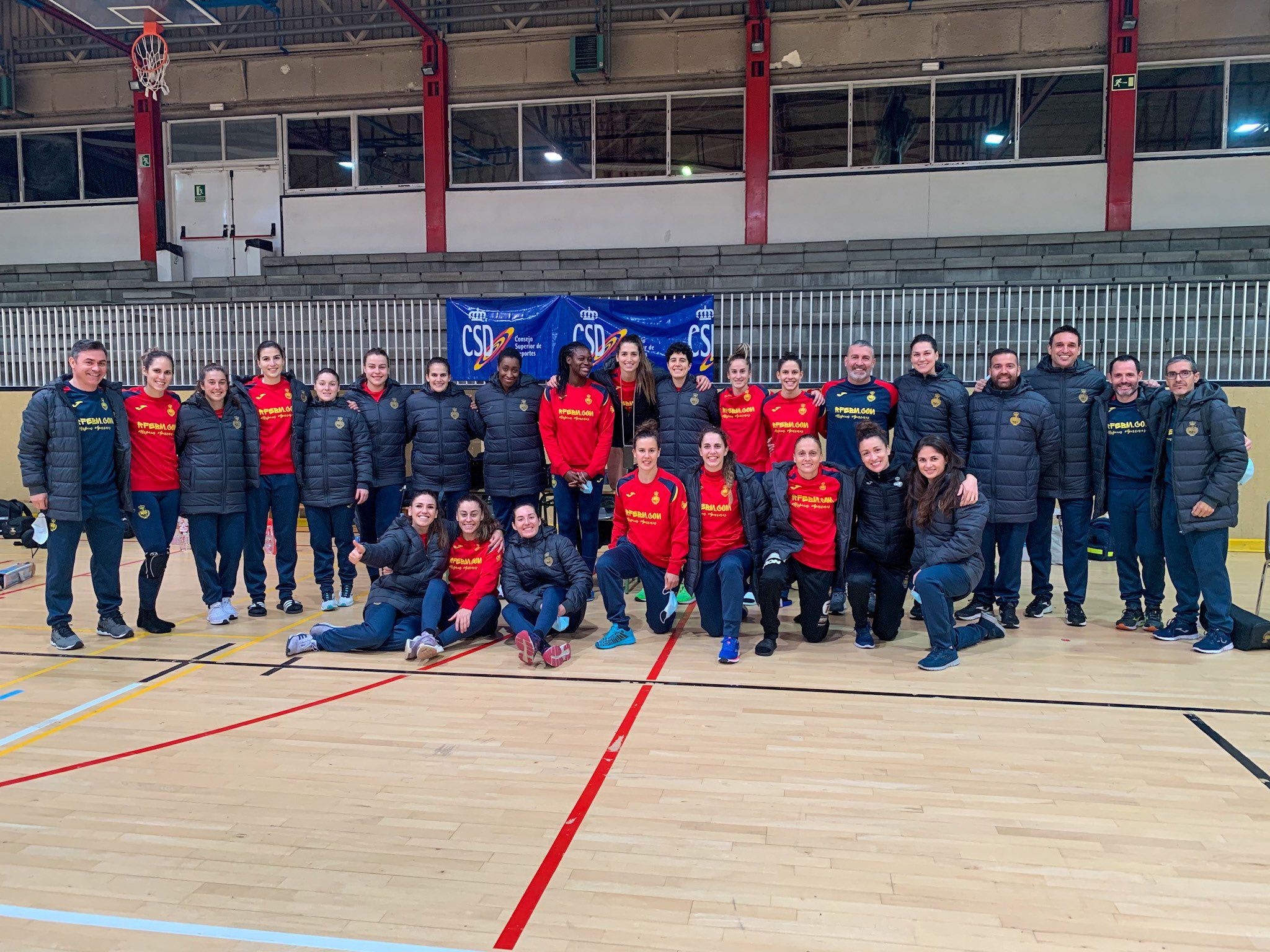  Las Guerreras tras el último entrenamiento en España antes de partir hacia Dinamarca