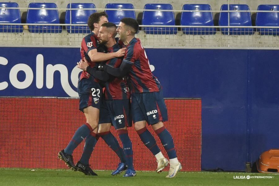  Óscar Sielva celebra su gol en el Huesca-Eibar.