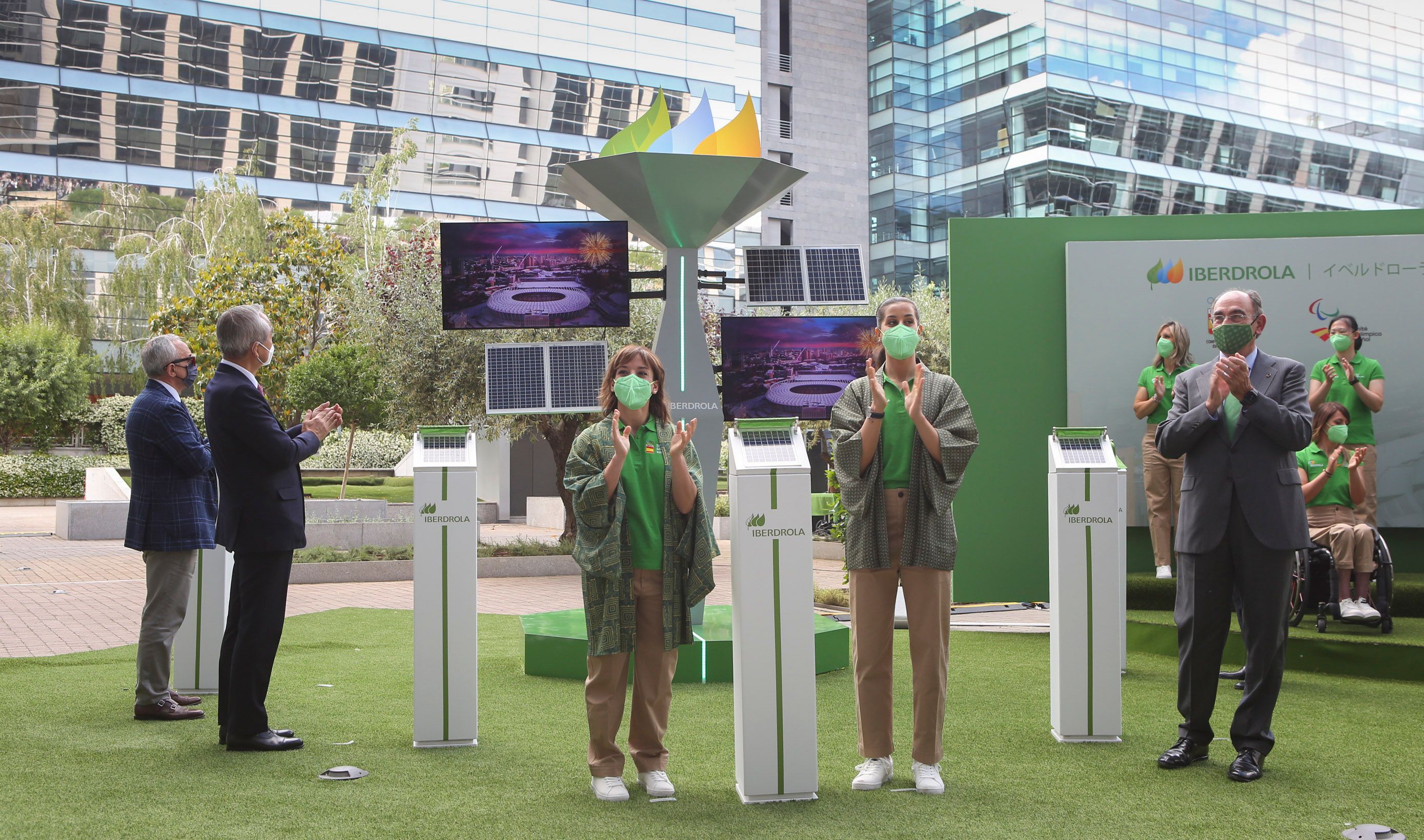  Ignacio Galán recibe a los deportistas olímpicos.