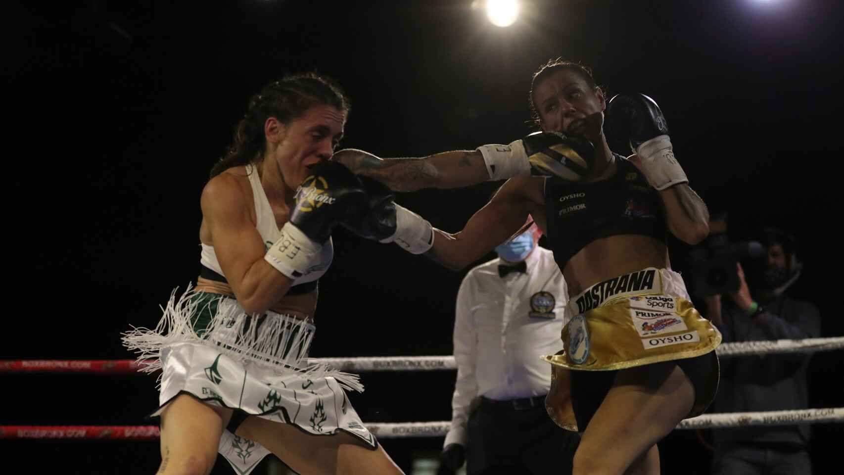 Joana Pastrana y Katy Díaz, durante el último combate por el título europeo.