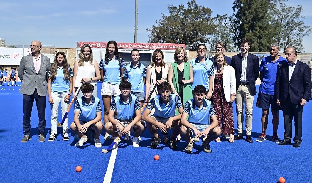  La ministra Pilar Alegría y la alcaldesa Maria José Catalá flipan con el CEAR Hockey Valencia