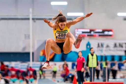  Leticia Gil, en una competición de atletismo.