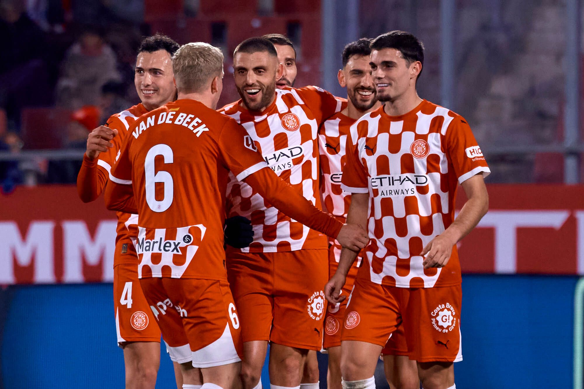 Los jugadores del Girona celebran un gol ante el Valladolid.