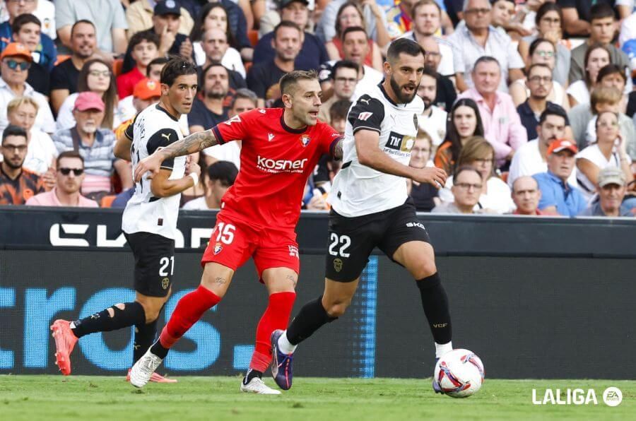 Luis Rioja, ante el CA Osasuna.