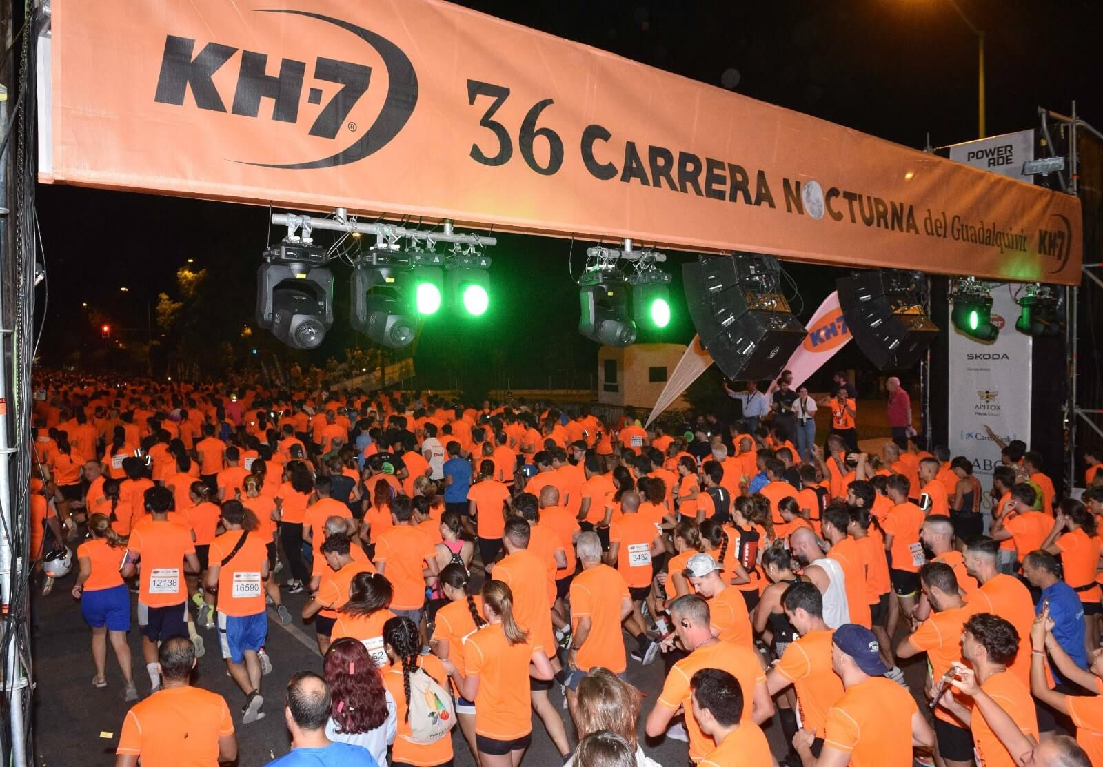  La Nocturna del Guadalquivir se ha convertido ya en un referente del deporte popular en Sevilla.