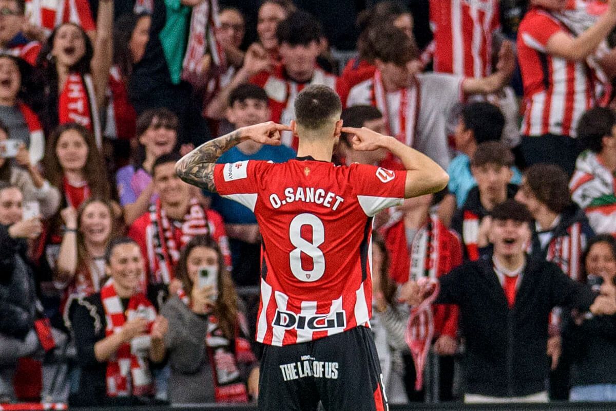  Oihan Sancet celebra uno de sus goles en el Athletic-Rayo.