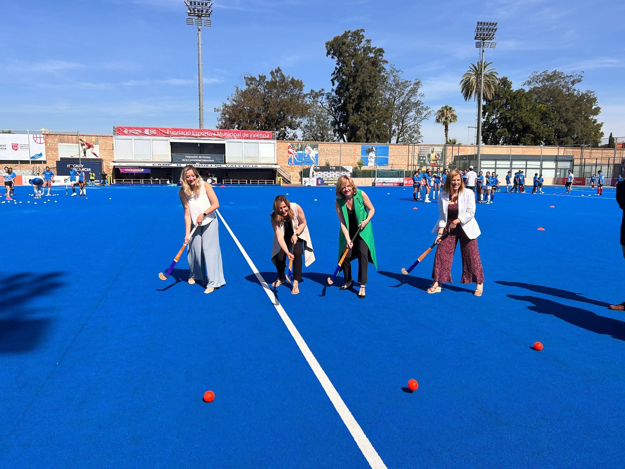  Pilar Alegría y María José Catalá.