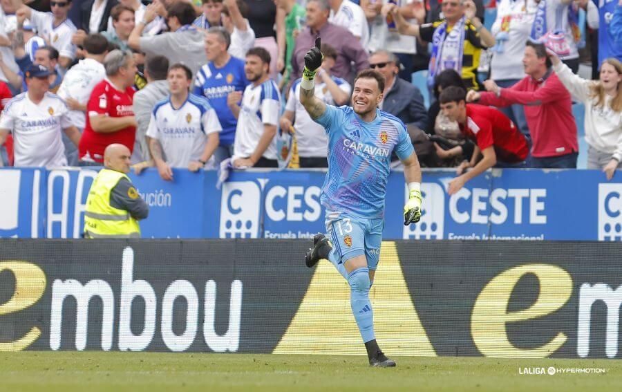  Poussin, durante el Real Zaragoza-Eibar.