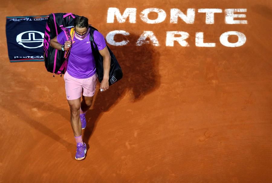  Rafa Nadal se marcha cabizbajo de Montecarlo.