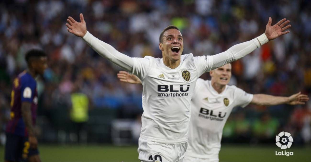 Rodrigo celebra el gol en la final de Copa