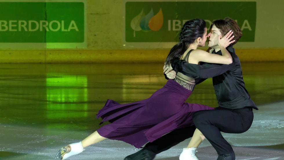  Sara y Kirill, durante uno de sus programas.