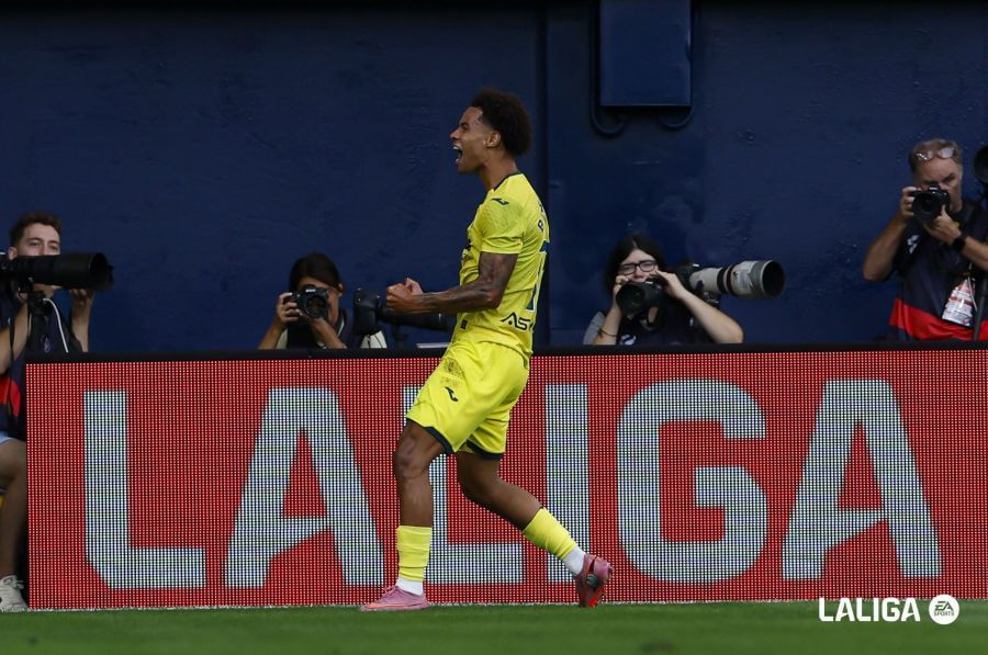  Tajon Buchanan celebra uno de sus goles ante el Girona.