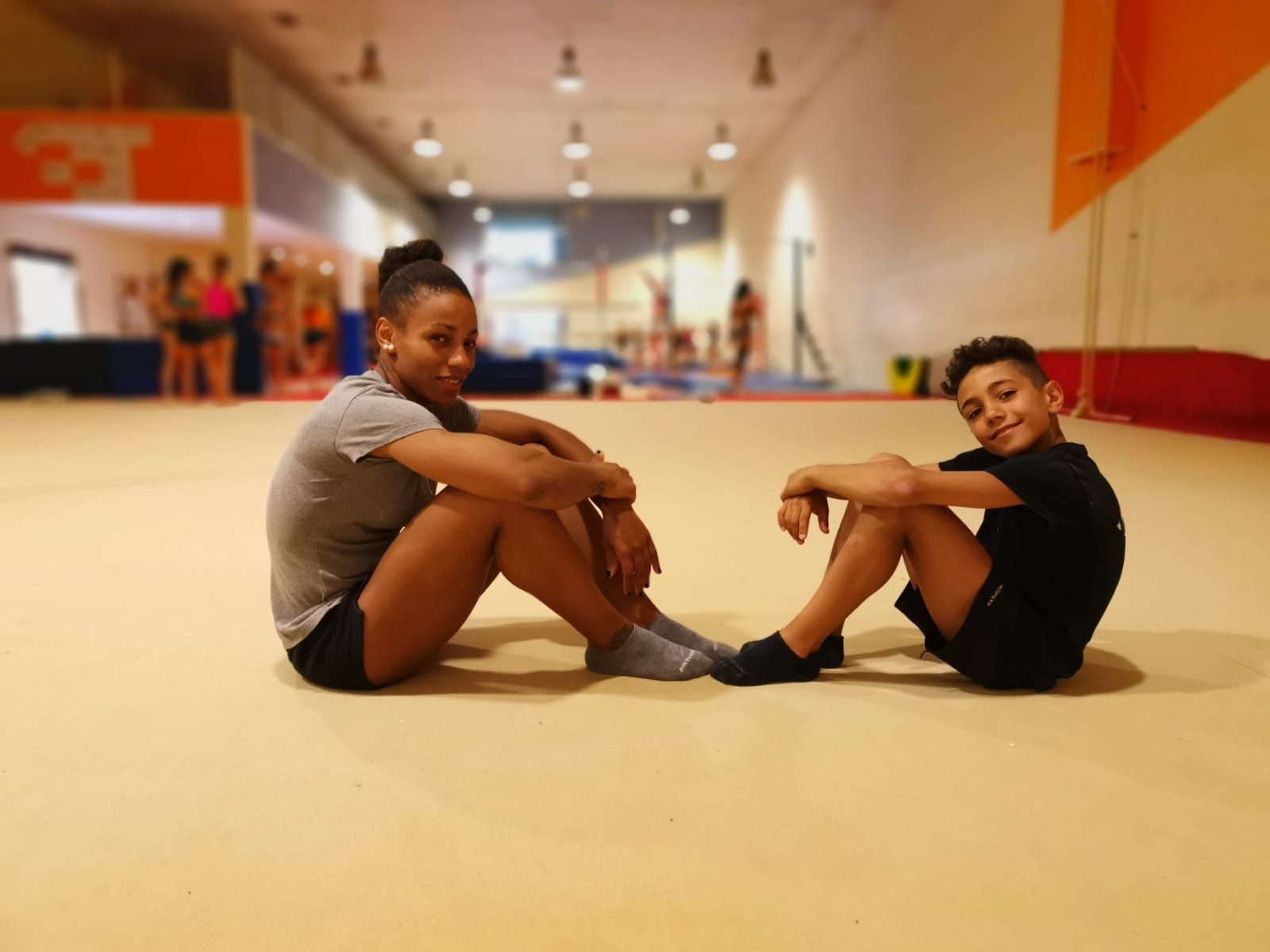  Thais Escolar su hijo Kilian tras el Campeonato de España.