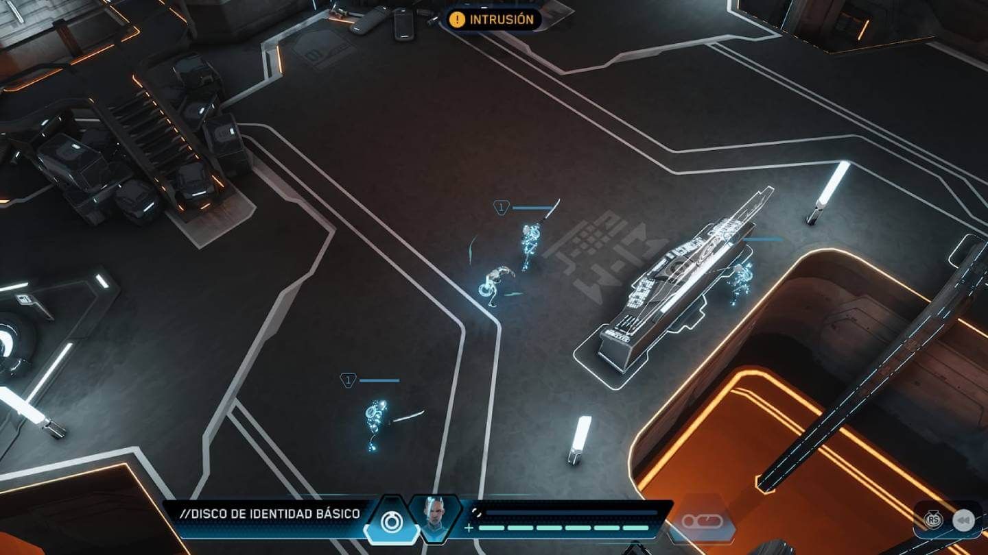  Uno de tantos combates en Tron: Catalyst