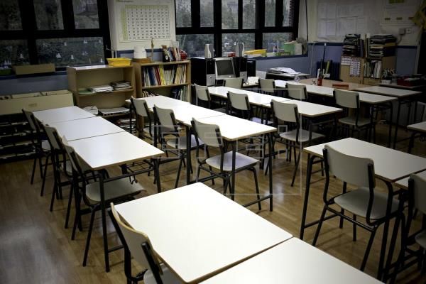  Un aula vacía de un colegios.
