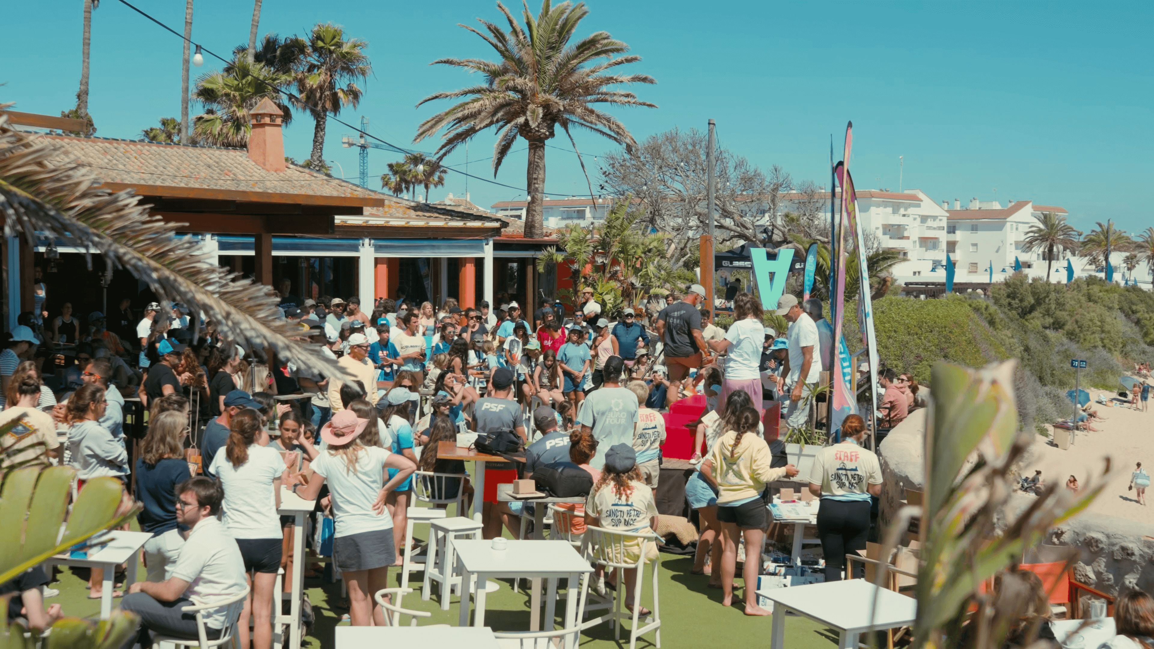 La playa de La Barrosa ha consolidado a Chiclana como referente internacional del paddle surf