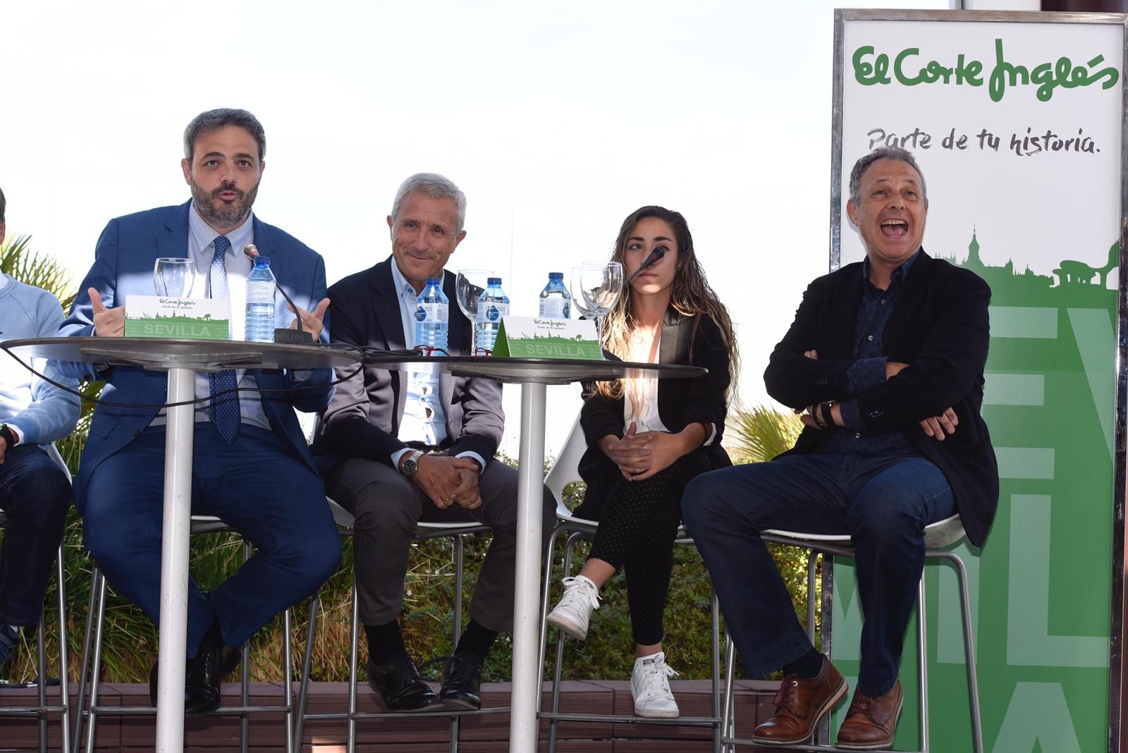 Jorge LIaño, Pablo Blanco, Olga Carmona y Joaquín Caparrós, en El Corte Inglés.