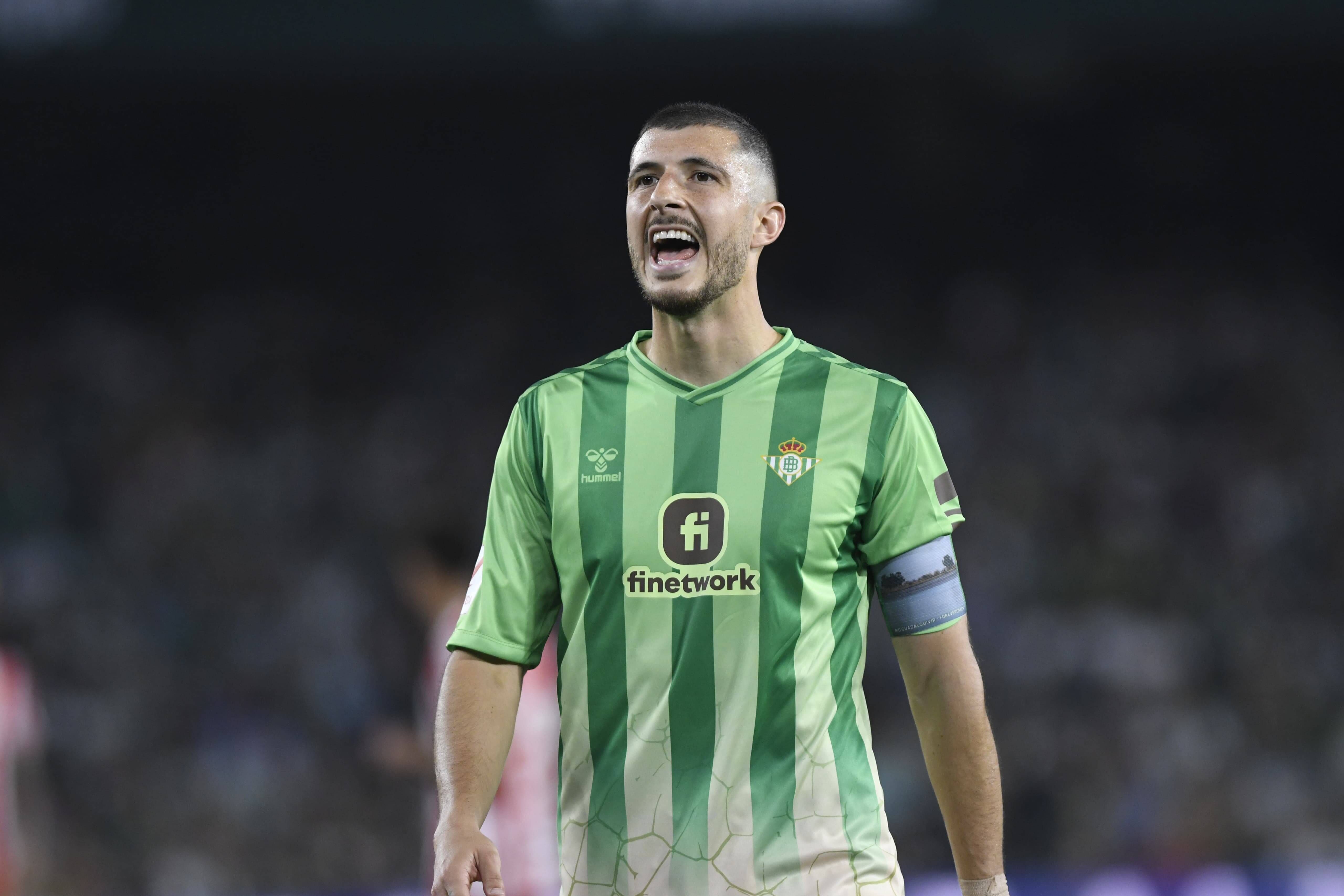  Guido Rodríguez, ante el Almería