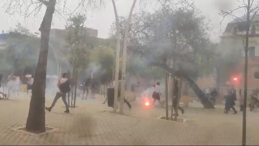  Pelea de ultras de Athletic, Mallorca, Betis y Atleti antes de la final de Copa.