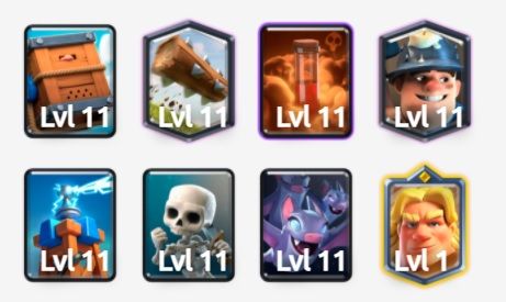 Mazo de Caballero Dorado en Clash Royale