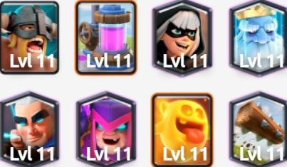 Mazo de Clash Royale con recolector de elixir