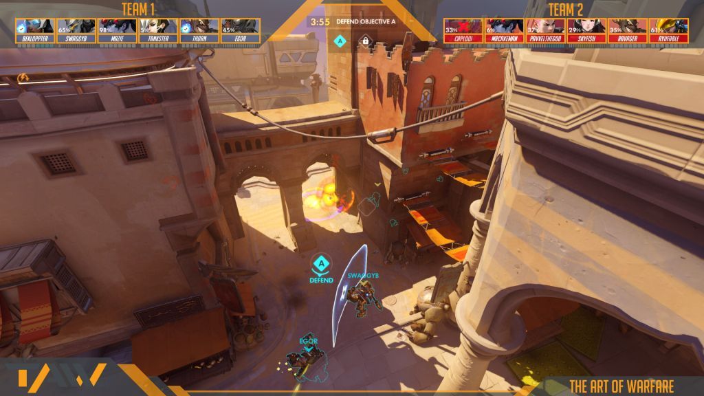 La cámara aérea facilita a veces las cosas, pero alejarse mucho de la batalla tampoco nos deja ver lo interesante. Las repeticiones en cámara lenta si pueden ayudar más.