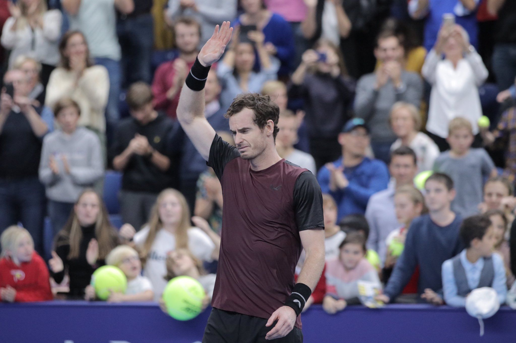  Andy Murray llora tras ganar el ATP 250 de Amberes.