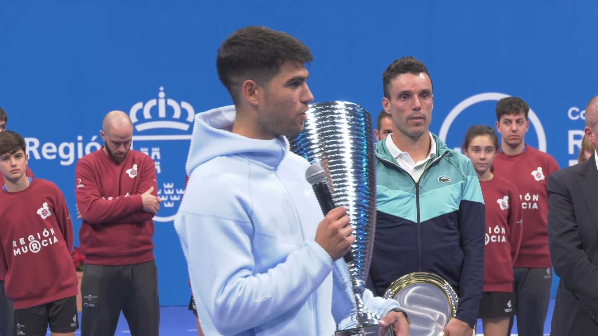 Carlos Alcaraz, baño de masas en Murcia.