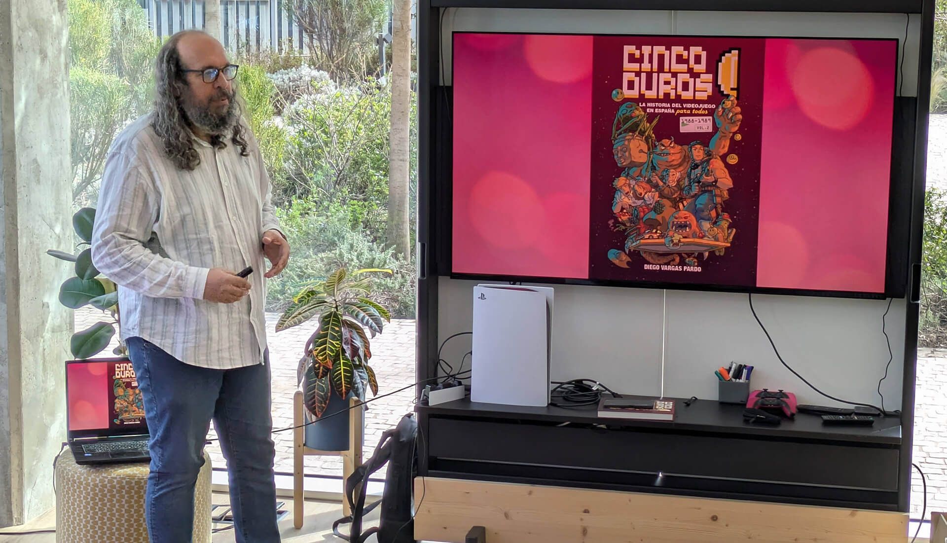  Diego Vargas, el auror, durante la presentación de 'Cinco Duros Vol.2'