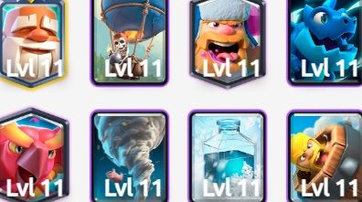 Mazo de leñador y globo