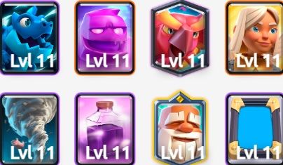 Mazo de monje y fénix en Clash Royale