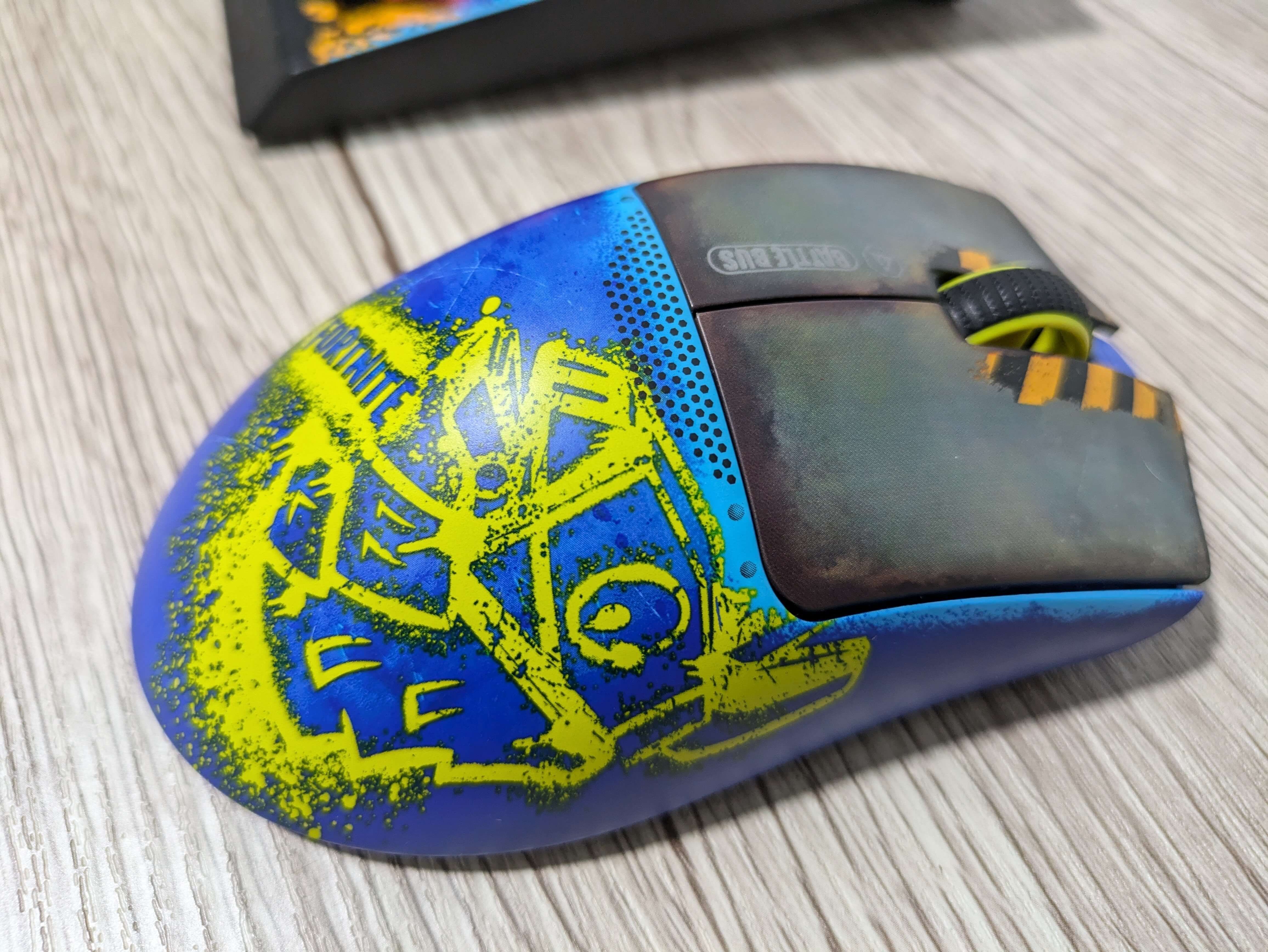  El ratón DeathAdder V3 Pro Fortnite Edition