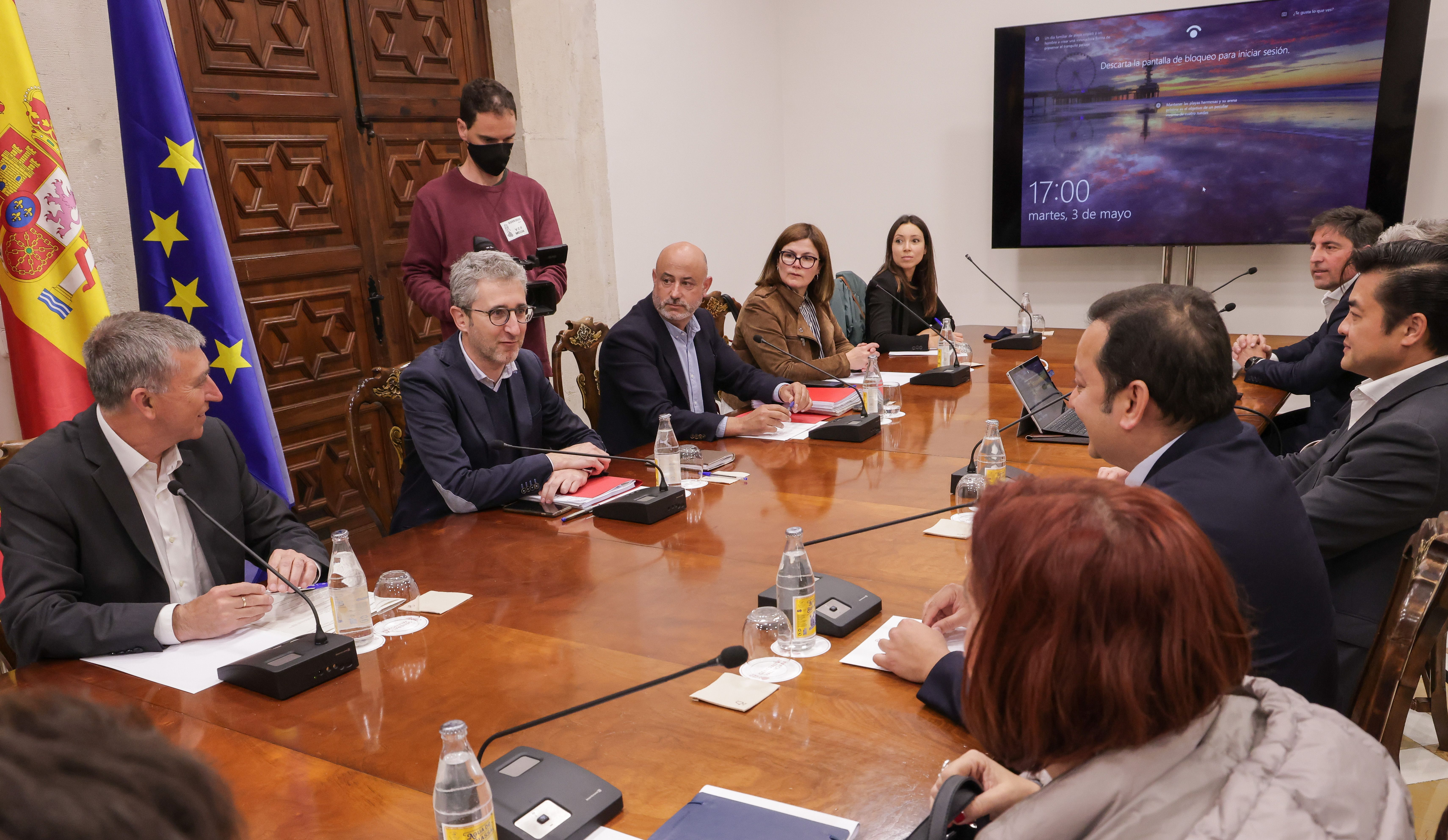 Economía y Urbanismo se reúnen con el Valencia CF por el Nuevo Estadio