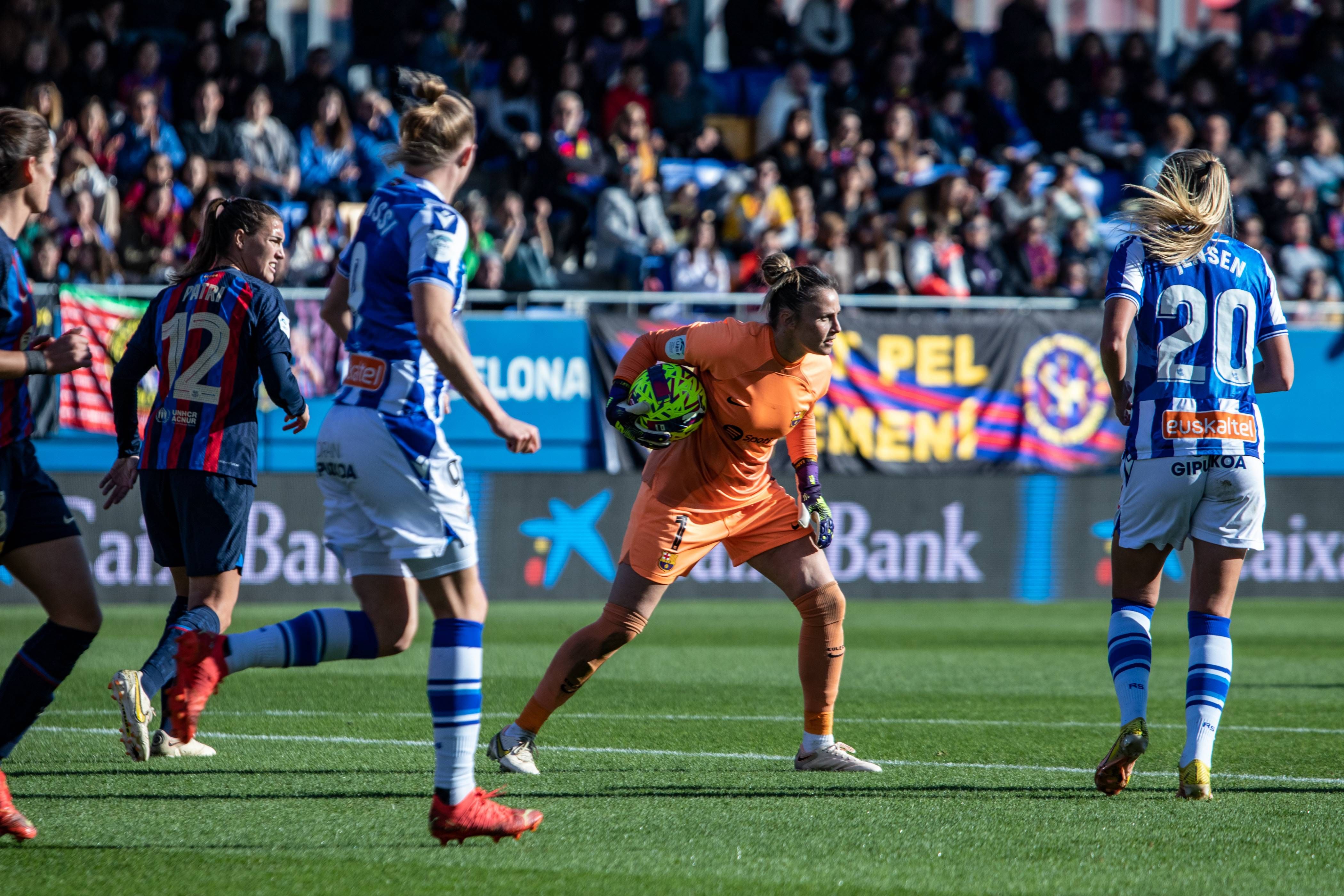  Carlota Planas y Judith Fernández opinan que La Liga F debe mejorar muchos aspectos del fútbol femenino.