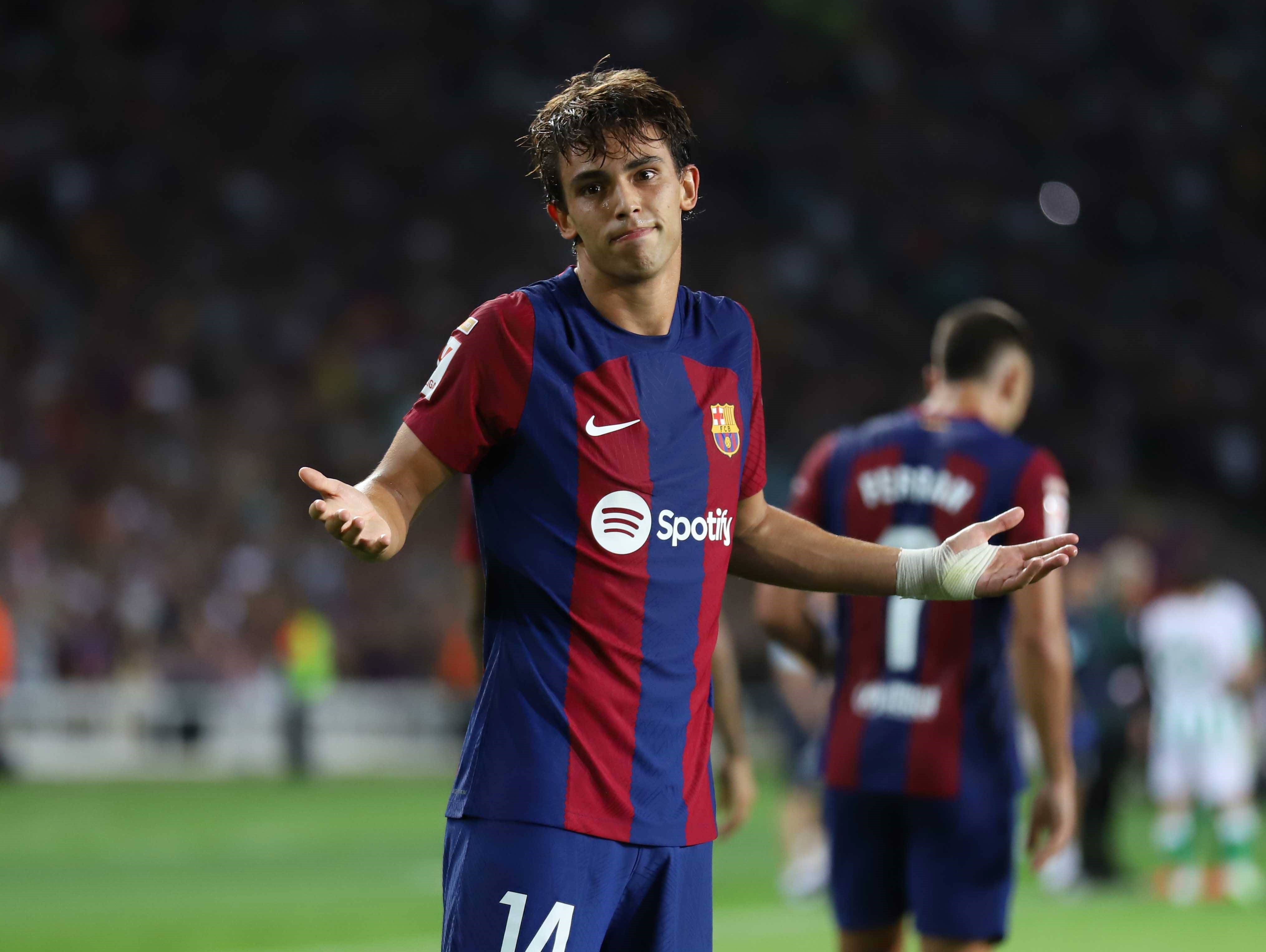  Joao Félix celebra un con con el Barcelona.
